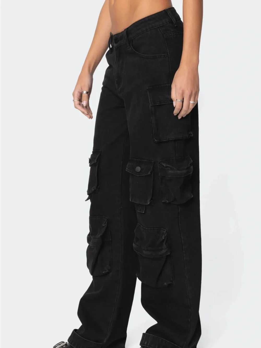 Edikted Oversized Boyfriend Cargo Jeans in Black